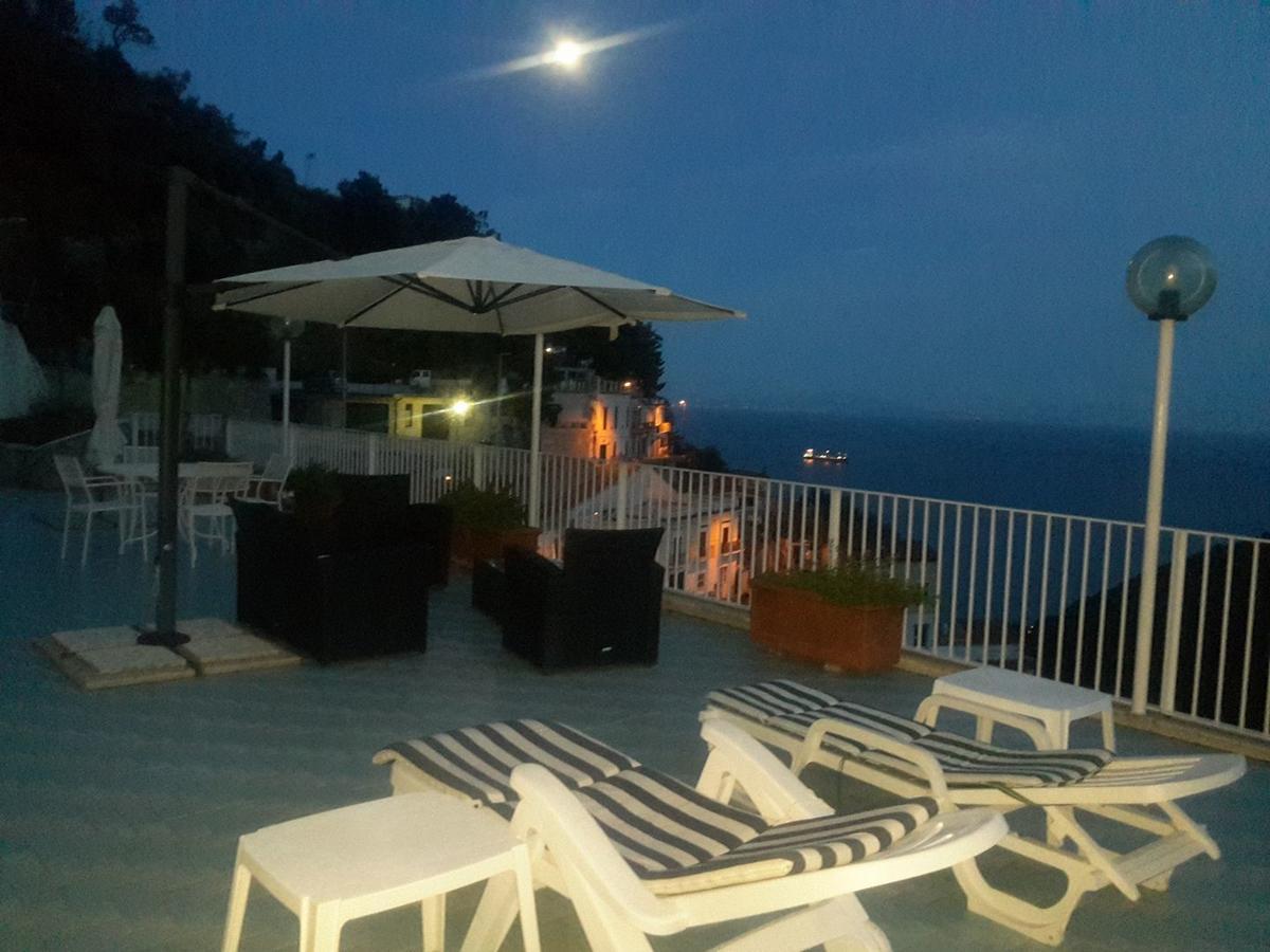 Bed and Breakfast Le Terrazze Di Cristina Vietri Exterior foto